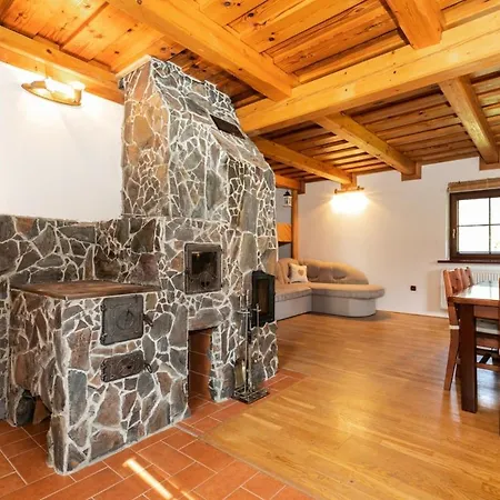 بيت للعطل Ocarujuci Dreveny Dom V Prirodnom Prostredi Kordiky