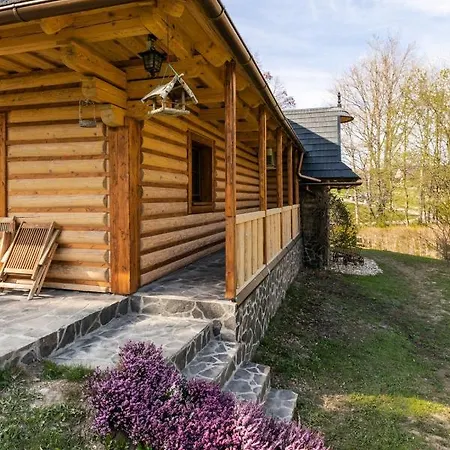 Ocarujuci Dreveny Dom V Prirodnom Prostredi بيت للعطل Kordiky